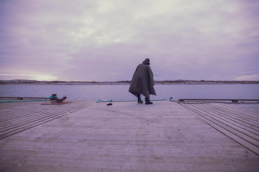 pecheur sur ponton norvège